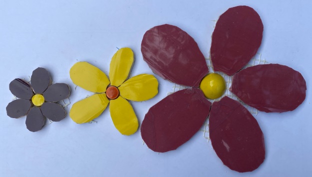 2611--hand-nipped-flower-round-leaves-med-6-7cm